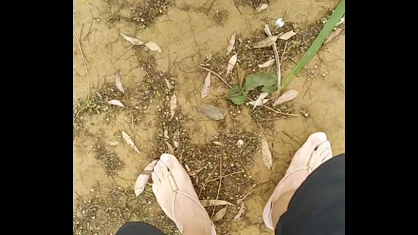 Fui desafiado pela esposa de andar em p&uacute;blico com a rasteirinha dela 