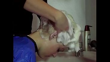 Larissa Forward Hairwash 