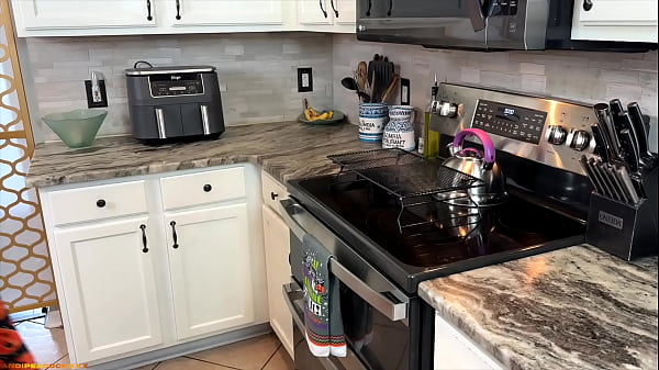 Nonton Pumpkin Spice thumbnail