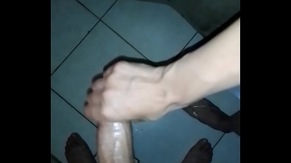 Nos Quedamos Sin Electricidad En El Departamento Y Decidimos Pajearnos Hasta El Final thumbnail