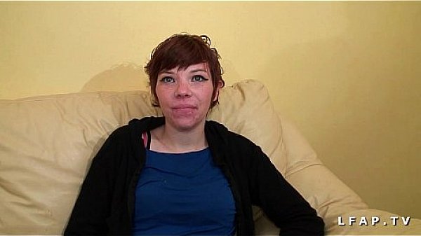 Nonton Petite Rouquine Francaise Grave Sodomisee Et Fistee Pour Son Casting Porno Amat thumbnail