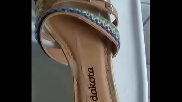 Mais uma de amigo gozando gostoso na sand&aacutelia Dakota
