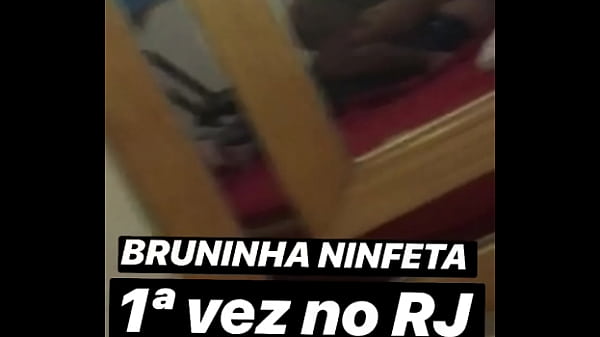 NINFETA SENTANDO POR CIMA COPACABANA POSTO 3 RJ