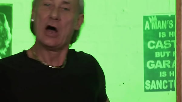 Nonton Paige Ashley And Tanya Cox Cumswap Their Way Across The Finish Line thumbnail