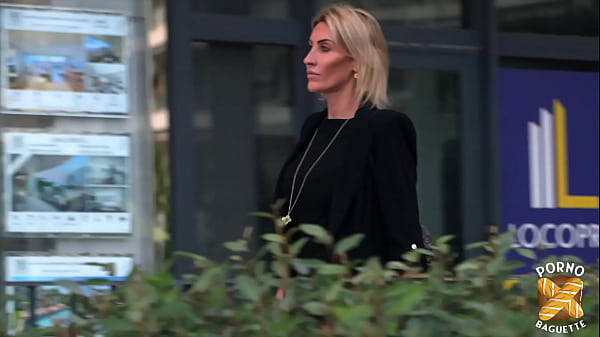 Nonton Anouk, 30 Ans, Une Psychologue Experte En Bite ! thumbnail