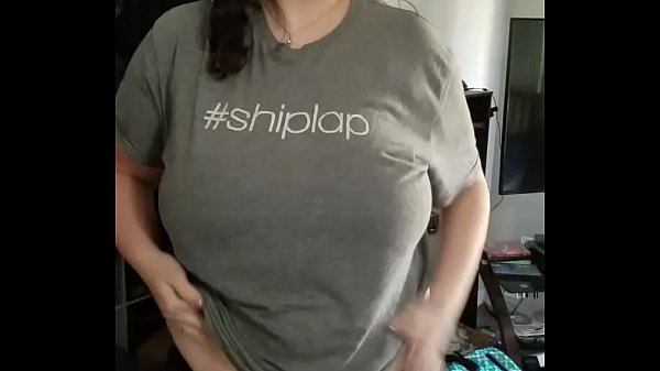 Nonton Busty Milf Comp thumbnail