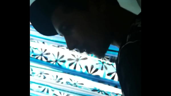 Hetero Masturbandose thumbnail