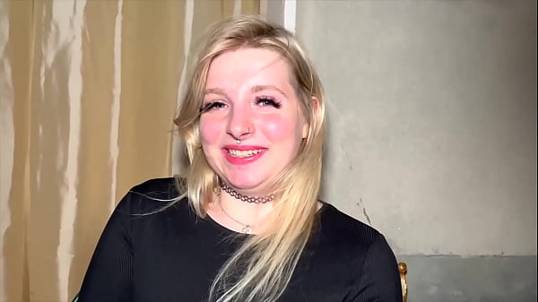 Nonton Real French Blonde Amateur First Threesome thumbnail