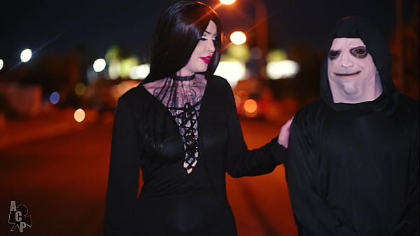 Nonton Morticia Cheats On Gomez With Uncle Fester Adams Family Fuck thumbnail