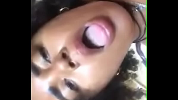 Nonton She Fingers Her Black Ass With Her Dildo thumbnail