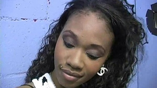 Nonton Cute Amateur Black Girl Sucks Off Big White Dong 34 thumbnail