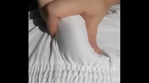 Namorada safada mexendo no Pau grande do namorado asmr