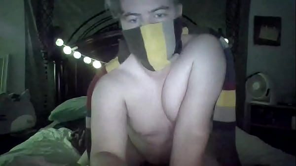 Amateur Twink Twerking For Cam thumbnail