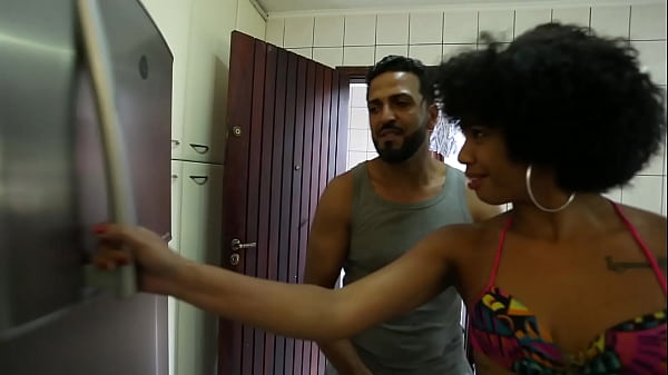 Tony Resolve Trocar De Esposas Ap&oacute;s Pegar Sua Mulher Amigo No Flagra thumbnail