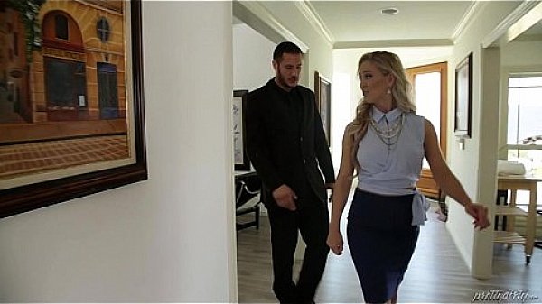 Nonton Blonde Milf Fucks A Married Man thumbnail