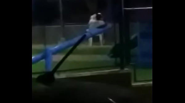 Nonton Pareja En Parque De Puerto Colombia thumbnail