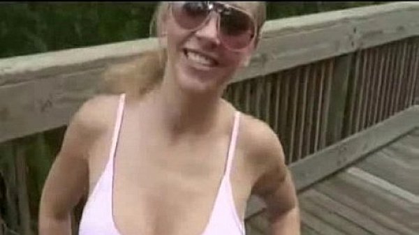 Nonton Mariana Chupando O Pau No Cais thumbnail