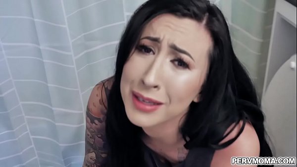 Nonton Kyle Manson Shows Up His Humongous Cock And Fills Jessa Blue Vacancy Deep Down Her Throat! thumbnail