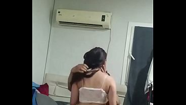 Hermosa chica cavalga mi pene