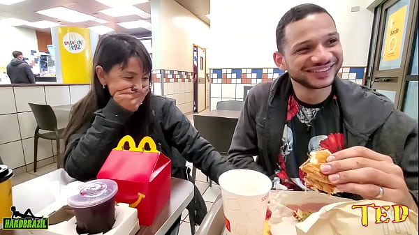 Olha a loucura que ela fez em p&uacute;blico 