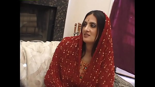 Nonton Indian Sluts Show Us Some Moves From The Kama Sutra thumbnail