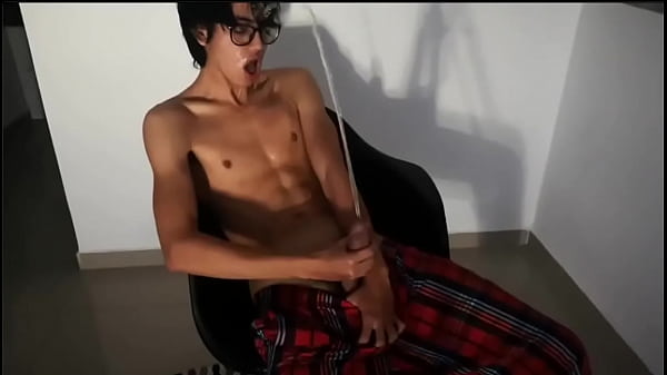 hot twink piss