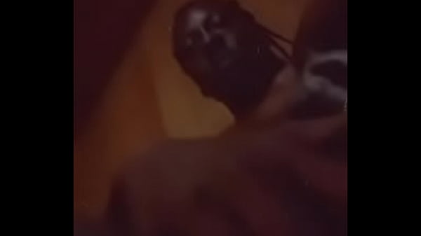 Nonton Mrsmcnappin Fingers Herself Sweaty Post Workout thumbnail