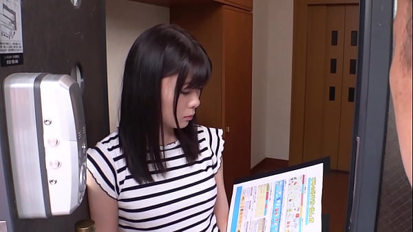 卑猥なムッチリヒップが"尻ブラ"でさらに強調！ハミ出る極尻！弾ける尻肉誘惑が男の理性を暴走させる！【パート2】 thumbnail