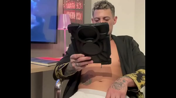 Sozinho Em Casa No Tesao Me Masturbando thumbnail