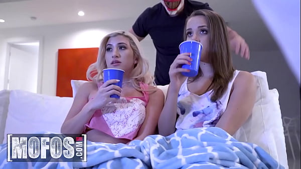 Nonton Mofos - Liza Rowe, Cristi Ann , Jmac - Hardcore Halloween Prank thumbnail