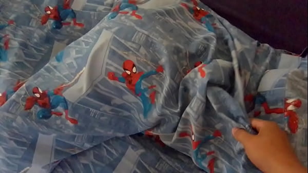 Mi Hermano Entra A Mi Cuarto thumbnail