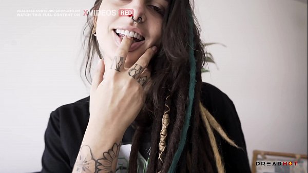 Me Masturbando Enquanto O Corona Nao Vem thumbnail