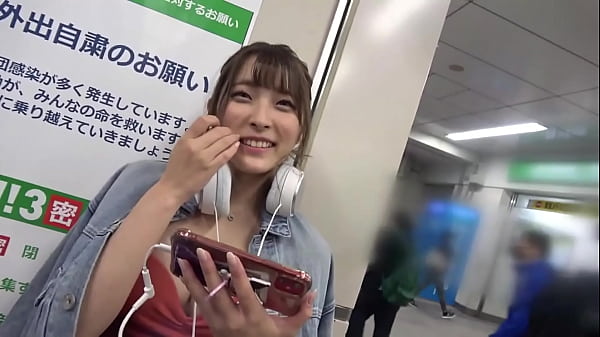 【素人個撮】応募時の写真からもレベチな女子大生&ldquo;かのん&rdquo;ちゃん！待ち合わせ場所に行くと露出度maxでおっぱいプリンプリン！！ thumbnail