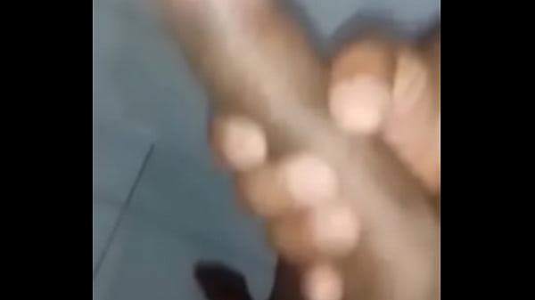 Motorista Dotado Punhetando thumbnail