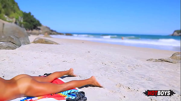 Fodendo Gostoso Na Praia! thumbnail