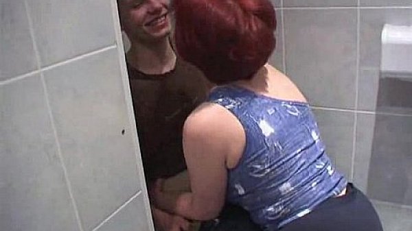Nonton Mature Women Fuck Much Y. Boy In Bathroom thumbnail