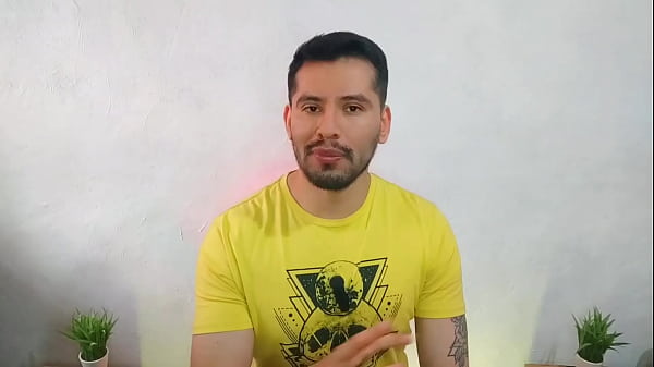 Sacerdote A Escondidas Da Masajes Con Final Feliz Y En Uno Es Penetrado A Pelo Por Un Vendedor En Su Casa! thumbnail