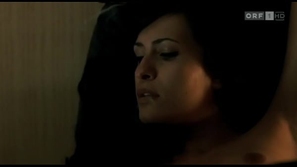 Nonton Doris Golpashin Nude thumbnail