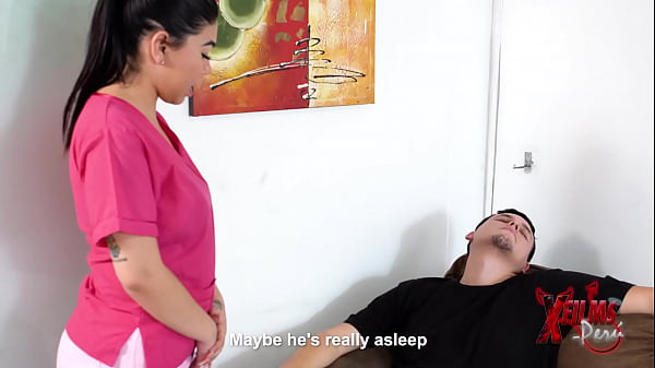 Nonton Enfermera Ninf&oacute;mana Se Acuesta Con El Paciente, Y Su Jefe La Descubre Y Se La Coge Tambi&eacute;n thumbnail