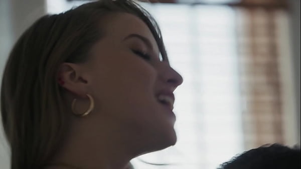 Nonton I'm Engaged Now... This Should Not Be Happening ? thumbnail