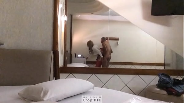 Viadinho Se Esfregando No Velhinho Tarado thumbnail