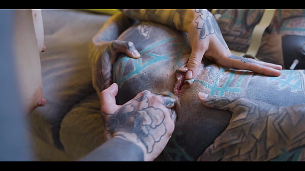 Nonton B Esque Tattoo Beauty With Big Boobs Gives Anal Fuck With Strap-on thumbnail