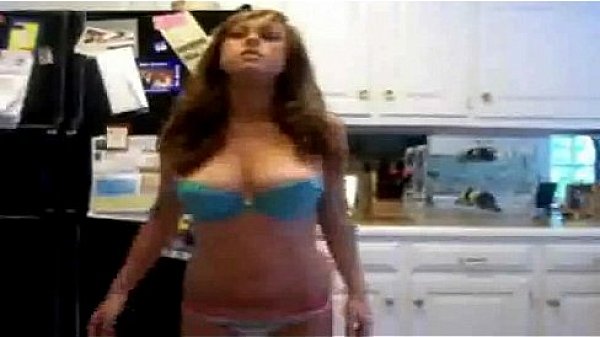 Nonton Excelente Nena thumbnail