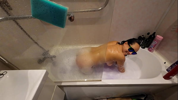 Nonton Stepsister And Stepbrother In Bathroom Together thumbnail