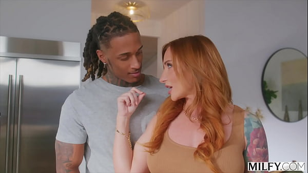 Nonton Milfy Curvy Mom Craves Bbc thumbnail