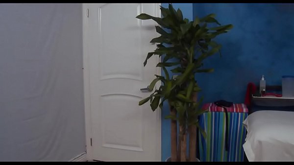 Nonton Appetising Gal Looks Nice On 10-pounder thumbnail