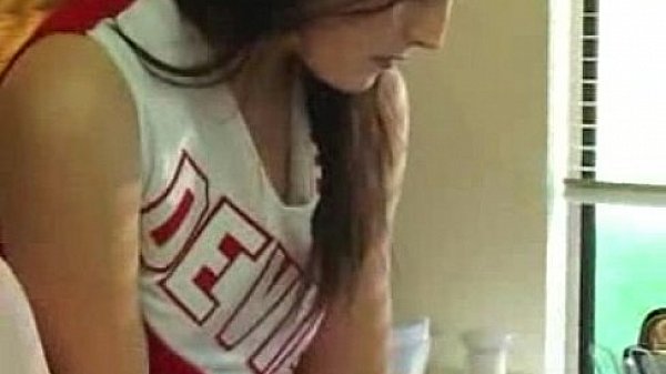 Nonton Cheerleader-diaries-4-scene1 Low thumbnail