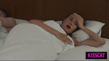 Nonton Step Mom Shares Hotel Bed With Step Son After Mix-up &ndash; Catches Him Jerking Off? thumbnail