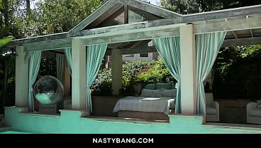 Nonton Rissa May And Seth Just Wanted Some Time Off For Themselves thumbnail