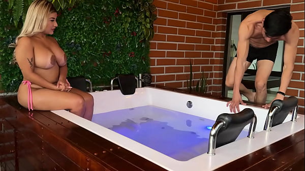 Latina With Beautiful Pink Pussy Ask The Plumber To Fuck Her Hard! Horny Blonde With Fat Ass Gets Fucked On A Jacuzzi thumbnail